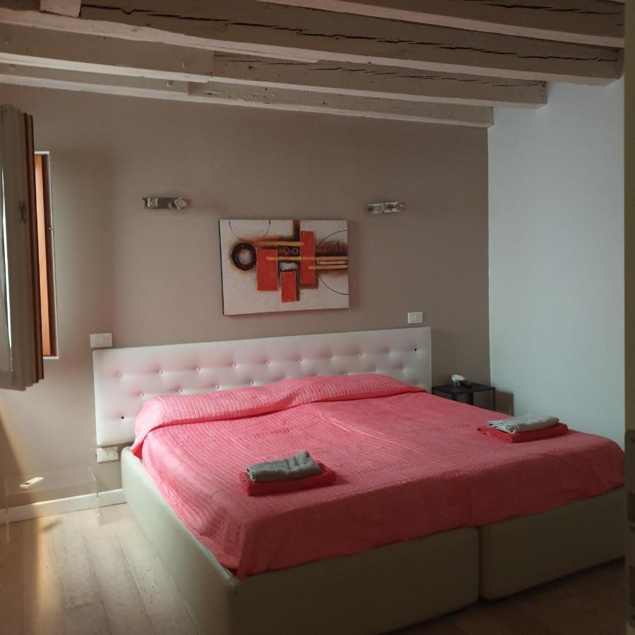 Central Lovely Typical Rooms Rialto Venice Room photo